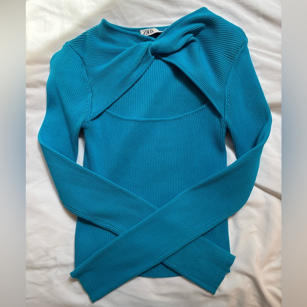 Twist neck long sleeve top